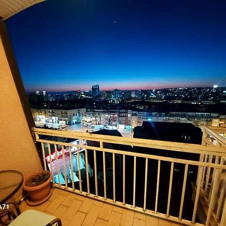 Gorgeous Apartment With City View In The City Center Pristina Exterior foto