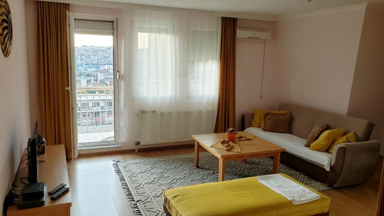 Gorgeous Apartment With City View In The City Center Pristina Exterior foto